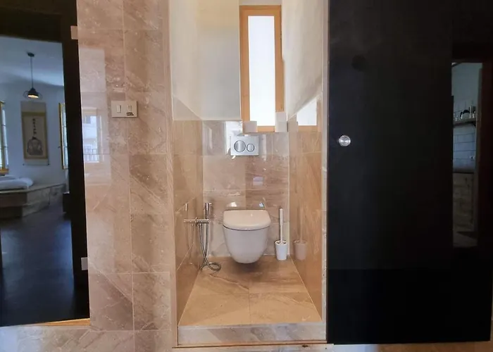 Handcrafted Design Daire *